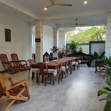 Surf'N Lanka - Surf School Hotel Weligama Buitenkant foto