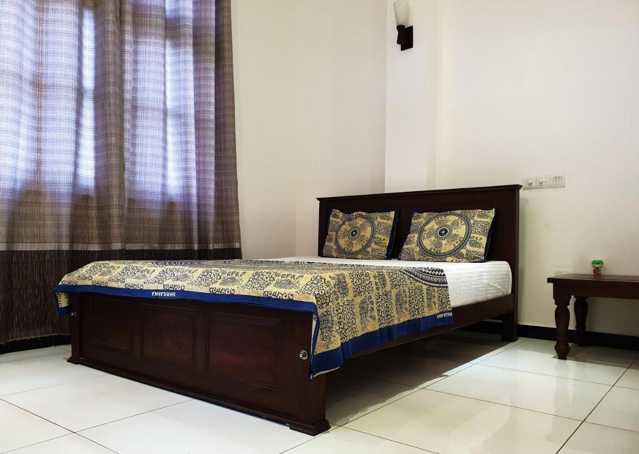 Surf'N Lanka - Surf School Hotel Weligama Buitenkant foto