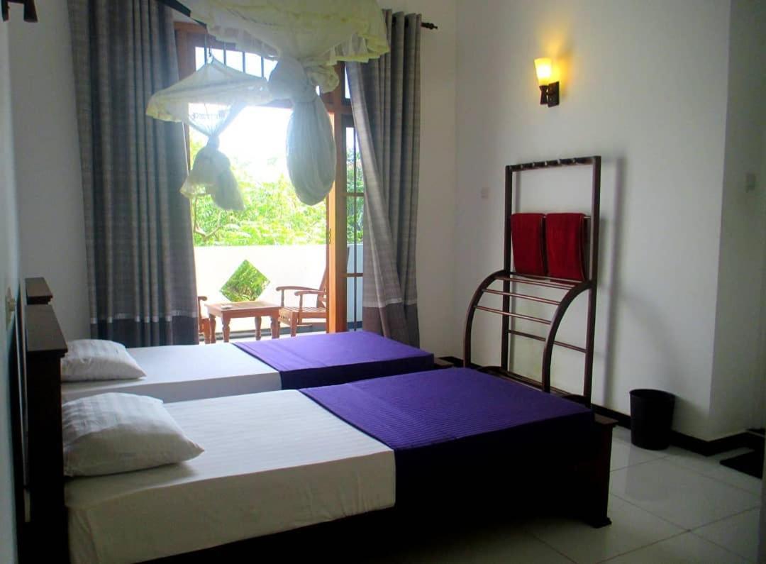 Surf'N Lanka - Surf School Hotel Weligama Buitenkant foto