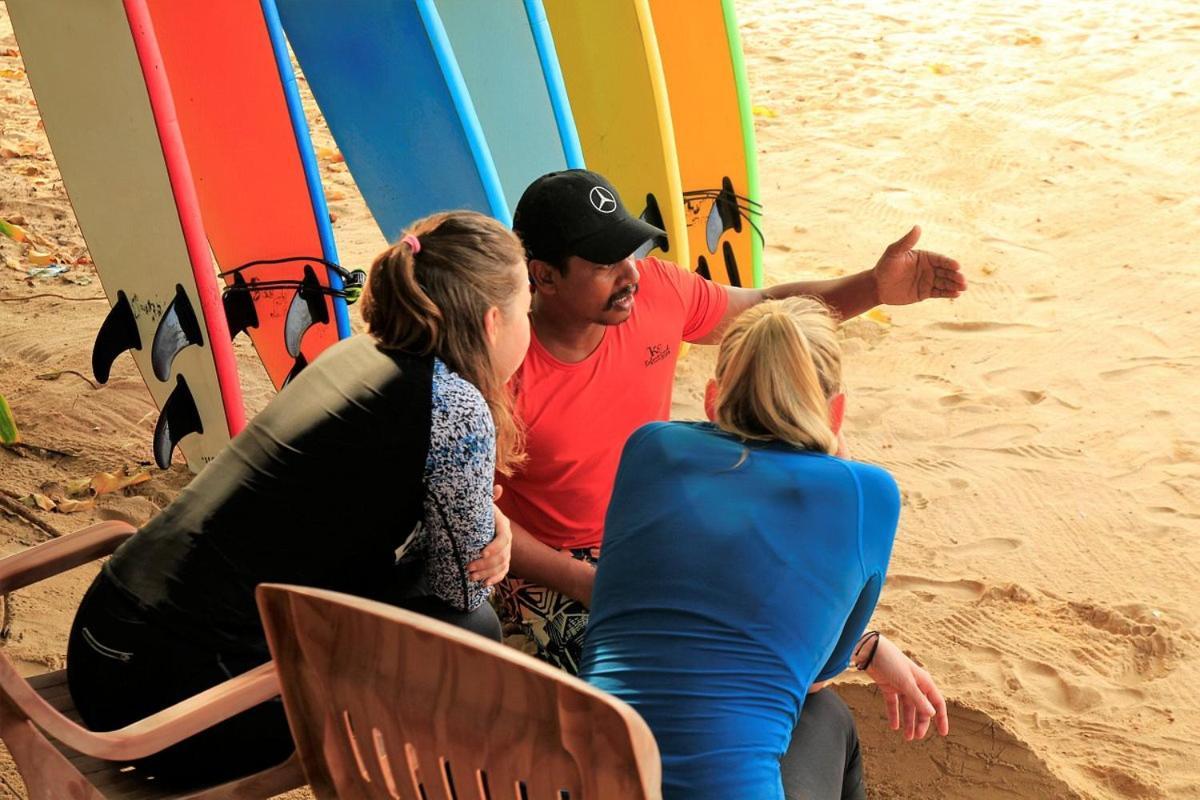 Surf'N Lanka - Surf School Hotel Weligama Buitenkant foto